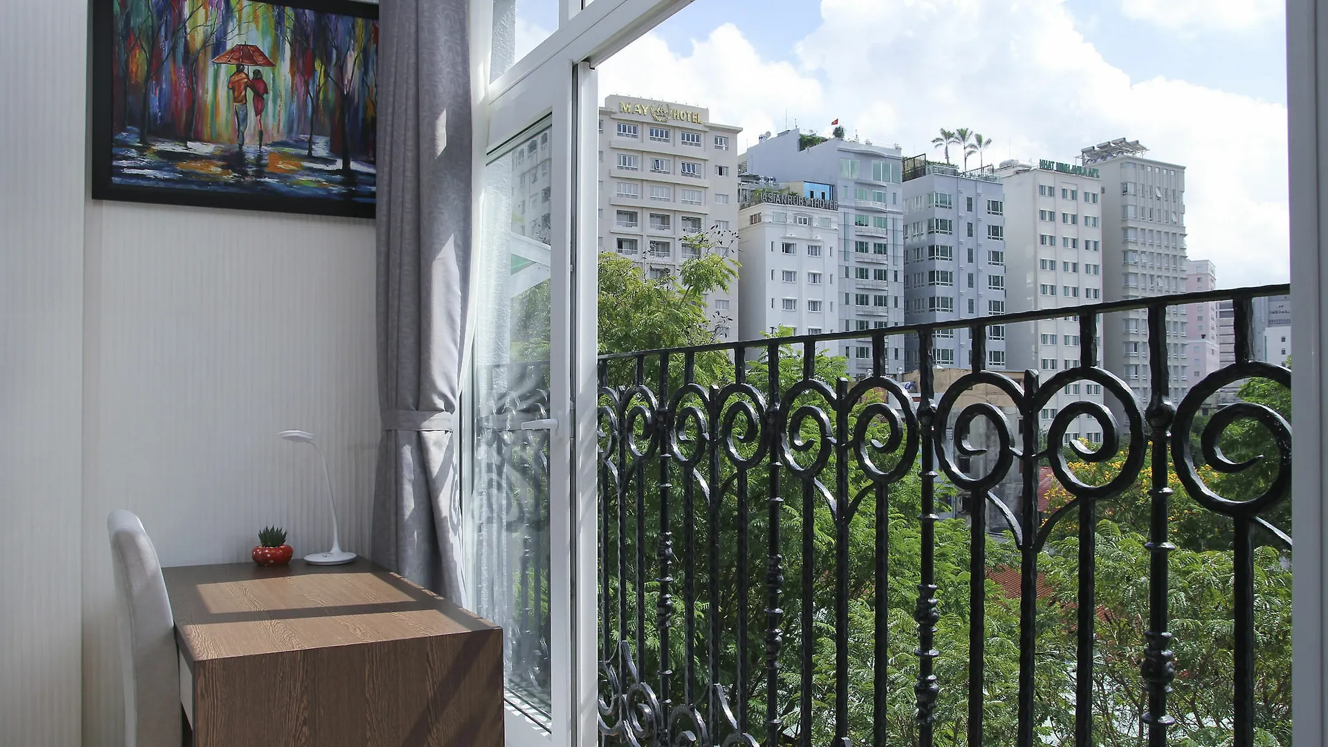 Sunny Serviced Apartment Ho Chi Minh City